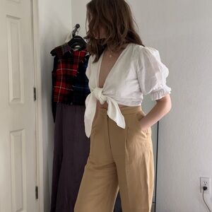 FAITHFULL THE BRAND V-Neck Short Sleeve Crop Top